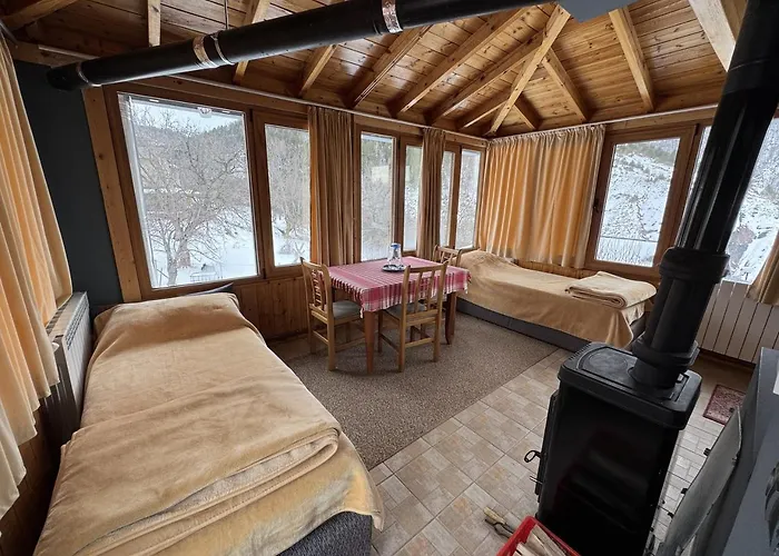 Gallery - & דארד