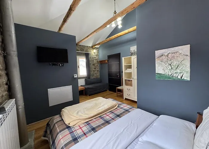 Landhaus Gallery - &